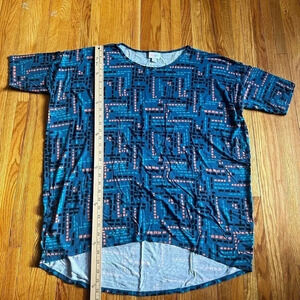 LuLaRoe tee shirt